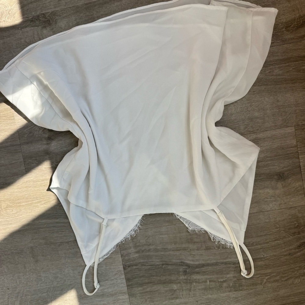 White Lace Trimmed Top - Picture 4 of 4